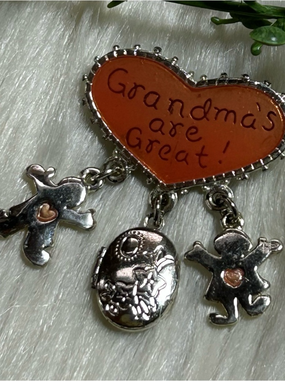 Vintage Danecraft oval photo locket Grandma's Are Great silver tone brooch